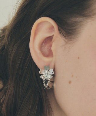 YECCA VECCA メタルフラワーピアス Silver