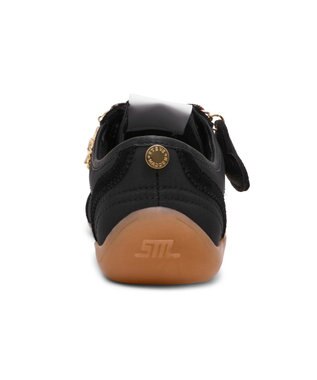 STEVE MADDEN BASSETT チャーム付きローカットスニーカー ブラックホワイト