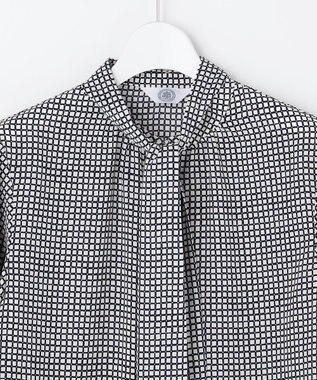 J.PRESS LADIES L ジーナ梨地 幾何プリント ブラウス ホワイト×ネイビー系