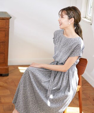 Tiaclasse 【洗える】花柄タックフレンチスリーブワンピース グレー