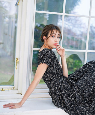 Tiaclasse 【洗える】花柄タックフレンチスリーブワンピース ブラック