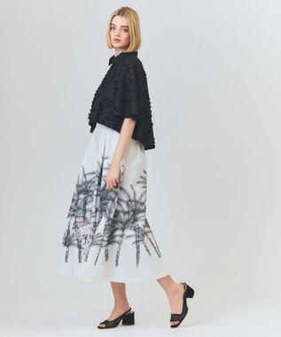 GRACE CONTINENTAL フラワーembケープブラウス ブラック