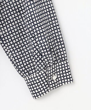 J.PRESS LADIES L ジーナ梨地 幾何プリント ブラウス ホワイト×ネイビー系