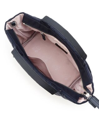 TOCCA TRACE PAVE FASTENER TOTE ナイロンキルトバッグ ネイビー系