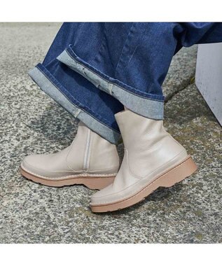 ing <ing>【WEB限定】ボリュームソールラウンドショートブーツ ライトオークカタオシ