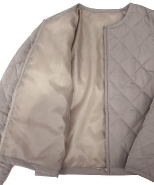 Tiaclasse L コンパクトなシルエットのキルティングショートコート グレージュ