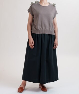 muuc 花モチーフ付きコットンニットプルオーバー グレー