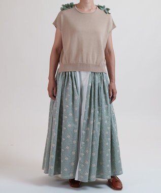 muuc 花モチーフ付きコットンニットプルオーバー ベージュ