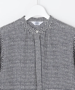 J.PRESS LADIES L ジーナ梨地 幾何プリント ブラウス ホワイト×ネイビー系