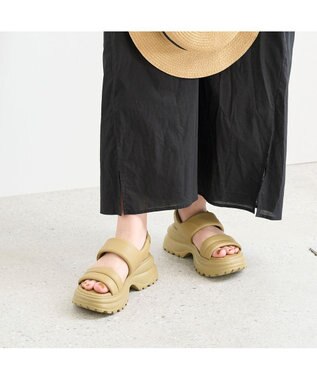 ing <ing>厚底クロスベルトスポーツサンダル ベージュ