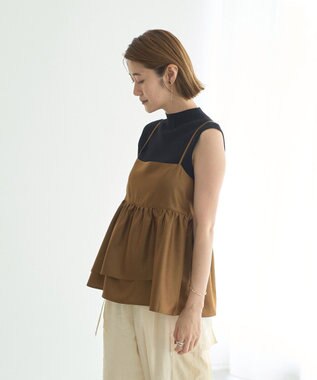 YECCA VECCA シャイニーオーバーキャミ Camel