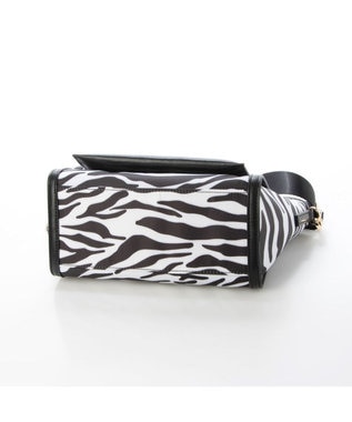 LA BAGAGERIE リサイクルレザー　フラップショルダー ゼブラ