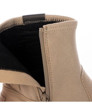 ing <ing>ストレッチスニーカーブーツ ライトベージュ