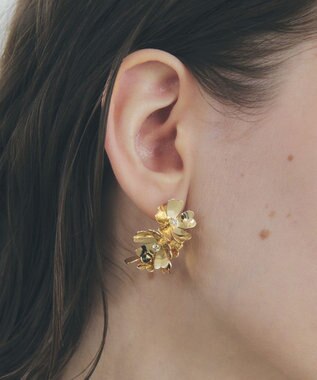 YECCA VECCA メタルフラワーピアス