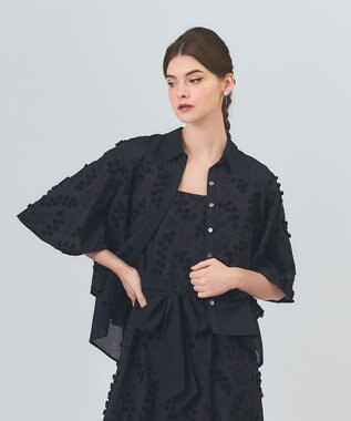 GRACE CONTINENTAL フラワーembケープブラウス ブラック