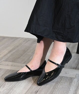 APOM 日本製 晴雨兼用スクエアトゥストラップシューズ15＜CRAHUG限定＞ ブラックエナメル