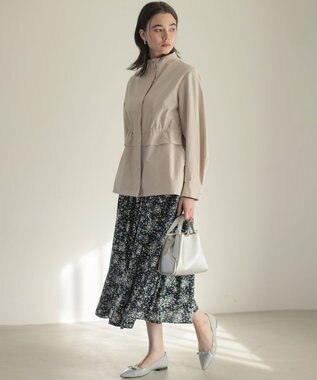 組曲 スタンドネックライトアウター アイボリーベージュ系