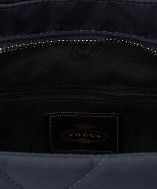 TOCCA 【撥水・A4サイズ対応】TRACE PAVE QUILT TOTE キルトバッグ ネイビー系
