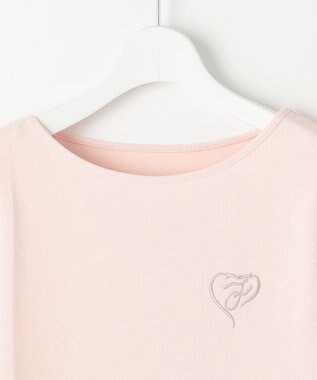 Feroux 【洗える】ワンポイント刺繍Tシャツ ピンク系