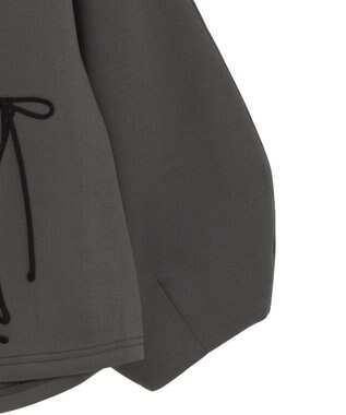 Green Parks ■ESCAR コルセットコード刺繍プルオーバー Charcoal Gray