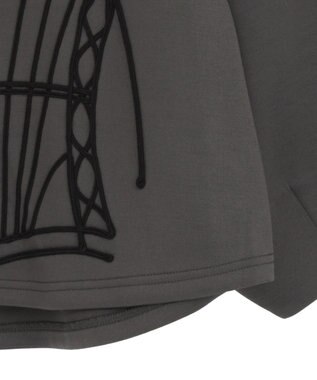 Green Parks ■ESCAR コルセットコード刺繍プルオーバー Charcoal Gray