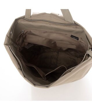 Y'SACCS リサイクルナイロン×カウレザー ラップリュック グレージュ