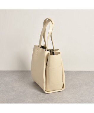 LA BAGAGERIE 【MONICA】収納いっぱいA4トート アイボリー