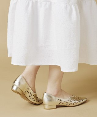 Dominic3 レーザーカット Vカットパンプス ブラック