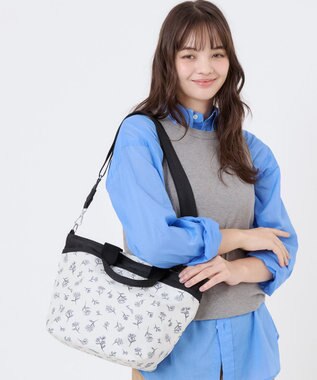 LeSportsac BUCKET TOTE/インクスケッチドフローラルアイボリー