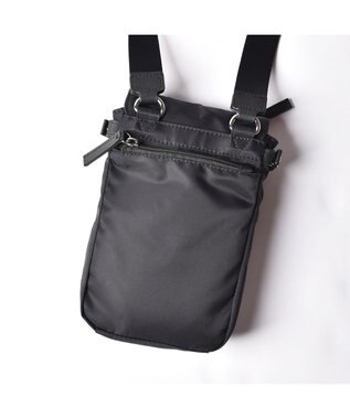Y'SACCS ナイロン×牛革コンビシリーズ　縦型ポシェット ブラック