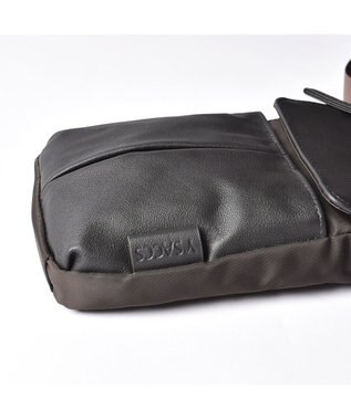 Y'SACCS ナイロン×牛革コンビシリーズ　縦型ポシェット チョコ