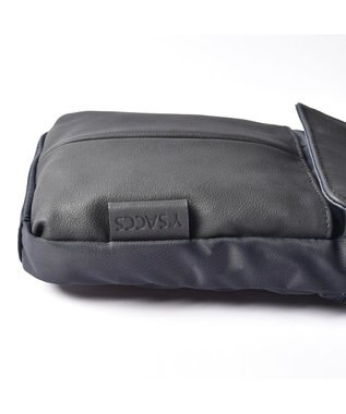 Y'SACCS ナイロン×牛革コンビシリーズ　縦型ポシェット ネイビー