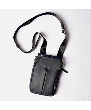 Y'SACCS ナイロン×牛革コンビシリーズ　縦型ポシェット ネイビー