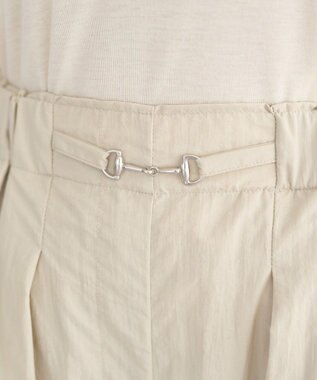 earth music&ecology ビットパーツ付きカーゴパンツ Ivory