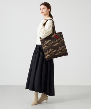 LA BAGAGERIE 【LA BAGAGERIE×HELLO KITTY】リボンチャーム付き　キルティングトート カーキ