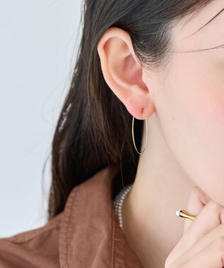 Phoebe 〈痛くないシリーズ〉ファセットスリムフープライトフィットイヤリング　ゴールド
