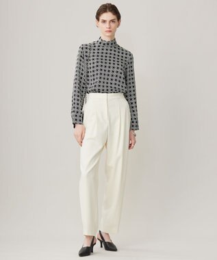 ICB 【洗える】レトロウォールペーパープリント ブラウス オフホワイト×ブラック系