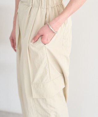 earth music&ecology ビットパーツ付きカーゴパンツ Ivory