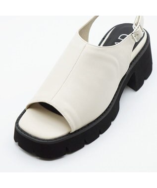 APOM プラットフォームカバーサンダル アイボリー