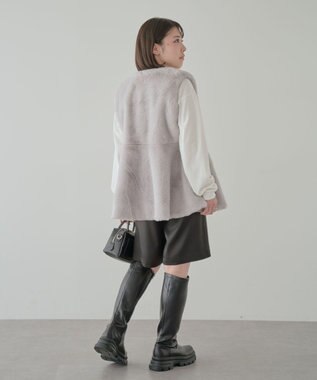 Green Parks ・ＥＬＥＮＣＡＲＥ　ＤＵＥペプラムフェイクファーベス Gray Beige