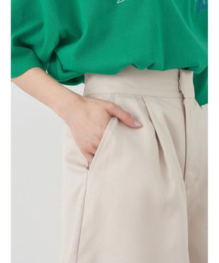 earth music&ecology タックショートパンツ Beige