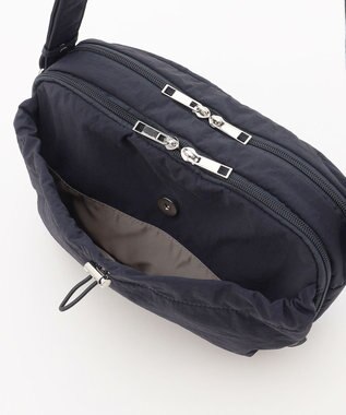 LA BAGAGERIE 【MONICA】クリンクルナイロン　ドロストショルダーバッグ ネイビー