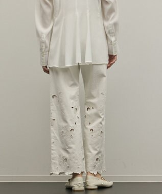 GRACE CONTINENTAL カットワークフレアパンツ ホワイト