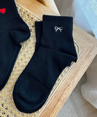 WEGO モチーフ刺繍アンクル底パイルソックス