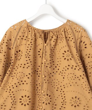 23区 【先行予約】カットワークエンブロイダリー 2WAYブラウス キャメル系