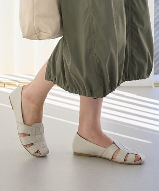 ANY グルカパンプス ライトグレー