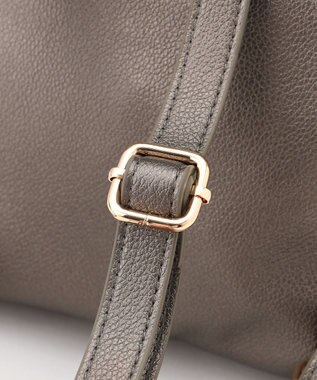 LA BAGAGERIE フロント金具デイリーリュック ガンメタリック