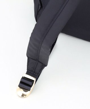 LA BAGAGERIE チャーム付き　ナイロンスクエアリュック ネイビー