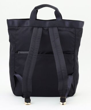 LA BAGAGERIE チャーム付き　ナイロンスクエアリュック ネイビー