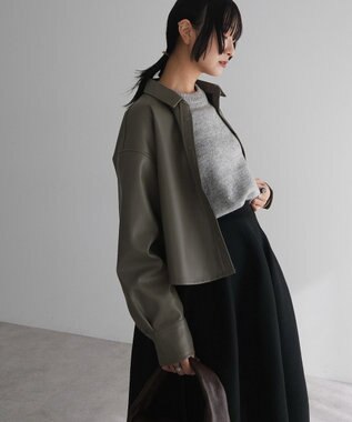 Green Parks ショート丈フェイクレザーシャツ